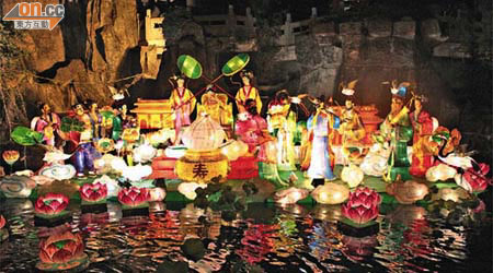 黃大仙祠也舉辦大型綵燈會，是維園以外的另一個好去處。