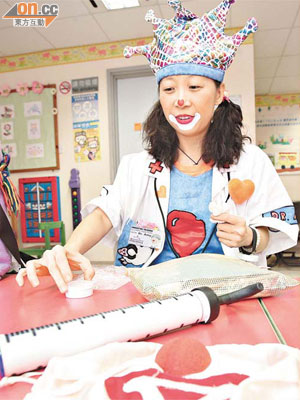 Dr. Amy認為小丑醫生就是要減低兒童對醫療的恐懼。