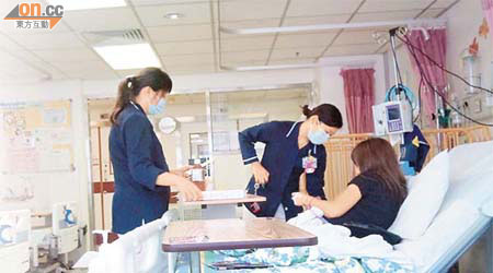 陳小姐早前到兒童病房探望時，赫見成年病人在病房內接受輸血。	（讀者提供）