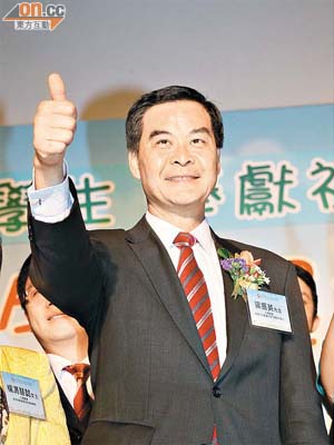 梁振英昨日拒絕評論其疑似競選對手辭職。