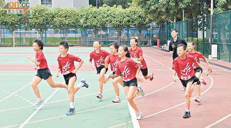 馬拉松是帶氧性長跑運動，兒童參加比賽前應有適當訓練。（羅俊文攝）