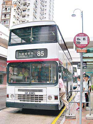 九巴85線往來火炭與九龍城區，服務需求甚殷。