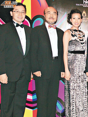 香港設計中心行政總裁利德裕（左）與設計中心董事會主席羅仲榮（中）及籌委會主席譚載怡（右）齊撐場。