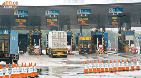 道路貨物資料系統昨日首天全面強制實施，運作暢順。（霍振鋒攝）