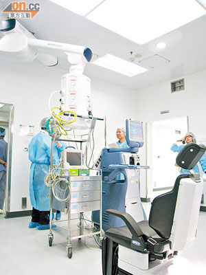 白內障中心設有手術專用儀器、病人檢查及等候區，有助提升手術效率。（羅俊文攝）