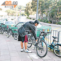 大埔區違例泊單車情況嚴重，運輸署考慮設置合法泊位。