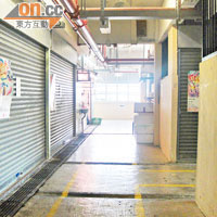 葵盛西邨街市近半檔位已空置，房署卻未有急謀出租良策。