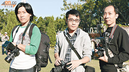 為社福機構當義務攝影師的Henry（左起）、Samuel和Xavier。