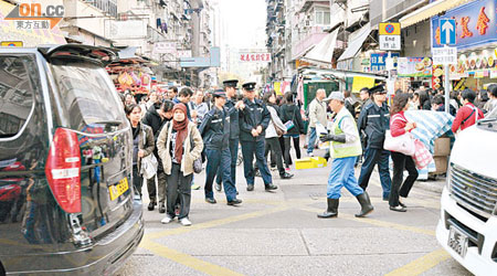 警方連日來加強在花園街的巡邏。