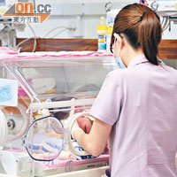 早產嬰兒需送往新生嬰兒深切治療部護理。（資料圖片）