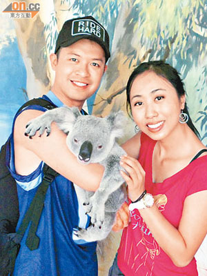 劉燊濤（左）與太太Daphne暢遊澳洲，點知因悉尼氣溫急跌冷病返港。