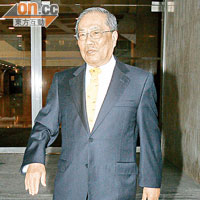 陳松青前年出席被追討古董訴訟聆訊。