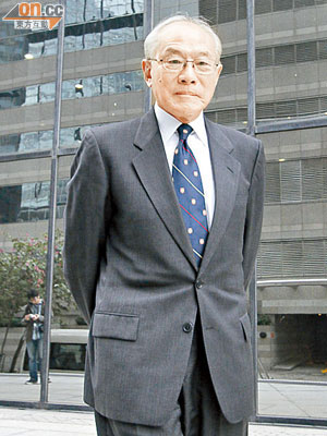 香港大學醫學院外科學系前系主任黃健靈