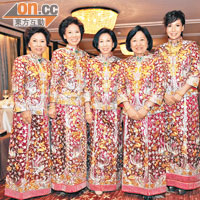 李家「五朵金花」齊着裙褂，右起：李桂蘭、李麗娟、李桂娟、李美娟及李清娟。（被訪者提供）
