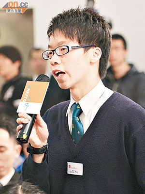 張同學狠批曾俊華任內香港貧窮問題日益嚴重，希望他不會留任下屆政府。（羅錦鴻攝）