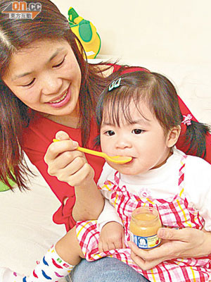 外國研究指嬰兒由照顧者餵食，日後容易較胖。