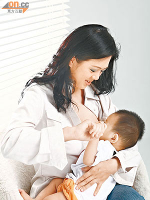 調查發現逾八成受訪者曾以母乳餵哺嬰兒。
