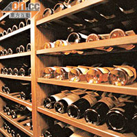 Crown Wine Cellars是本港首個以防空洞改建而成的酒窖。