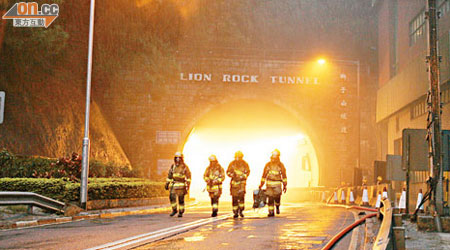 獅隧火警令南行管道慢線封閉十天。（資料圖片）