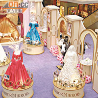 黃蘭心設計嘅四套電影戲服喺大型商場展出。
