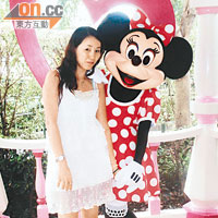 女死者陳香招生前曾到迪士尼樂園遊玩。