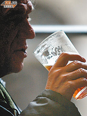 外國研究發現，人飲酒後微醉較有創意。