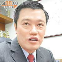 靳嘉仁指孕婦受賀爾蒙影響或長期被胎兒壓着，易患深層靜脈栓塞。