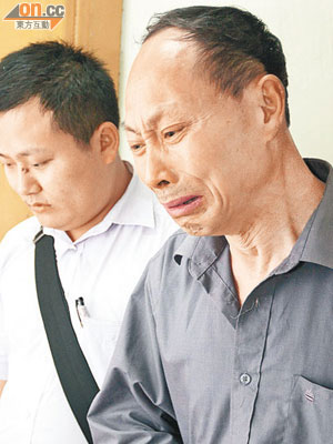 楊燕胞弟楊平（左）昨得悉疑犯落網感到安慰。（資料圖片）