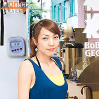 台灣<br>張小姐（飲料店店主）：我建議雙眼皮整形還是用縫的較安全。