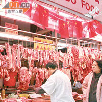 豬肉是港人常吃肉類，何栢良建議，應監察食用動物使用抗生素情況，防抗藥性惡菌傳播。