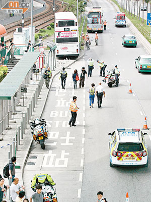 意外現場路面沒有煞車痕迹。（黃君堡攝）