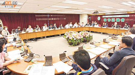 取消委任制後，葵青區議會有機會恢復由泛民議員佔多數。