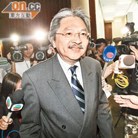 曾俊華前日指副財政司司長並非由他遴選，令人質疑他不夠團結。