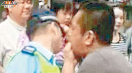 一名男子涉嫌向輔警人員耳邊吹哨子，早前被警方拘捕。（資料圖片）