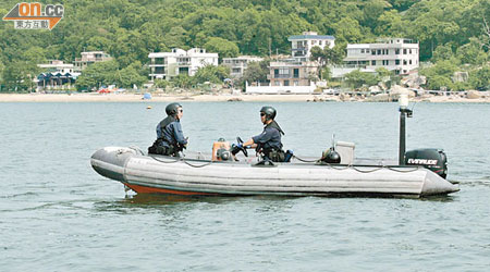 水警封鎖模達灣對開海面。（李健瑜攝）