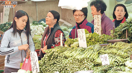 中年婦女多吃蔬果，飲食均衡，可保持標準體重。（資料圖片）