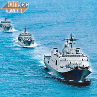 中菲船隻在黃岩島對峙後，中國南海艦隊曾進行多次海上演習。