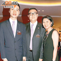 副主席施榮恆（中）與太太Irene（右）及總理鄧耀邦（左），齊心出錢又出力。