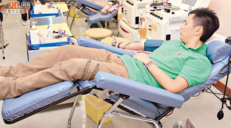 市民熱心捐血後，如出現身體狀況轉變，應向捐血站報告。（資料圖片）