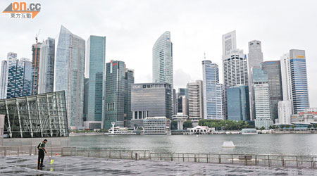 新加坡的商業區域Marina Bay，開拓的商業用地有中環那麼大。