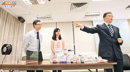 香港醫院藥劑師學會發現，十九間提供化療靜脈輸注服務的私營醫療機構中，僅一、兩間使用「安全櫃」調配抗癌藥物。