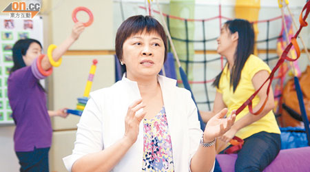 扶康會職業治療師張淑珍表示，在公園玩耍，有助小童的感覺統合發展。