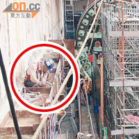 工人於半空燒焊（紅圈示），沒有繫上救生繩。（讀者提供）