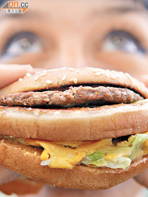 研究指不吃早餐人士在午餐時會偏向選高卡路里食物。