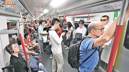 荃灣線<BR>荃灣線噪音問題嚴重，令乘客長期飽受滋擾。（蔡綺琳攝）