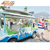 海洋公園現有的廿四台電動車已全部裝上太陽能發電板減少耗電。