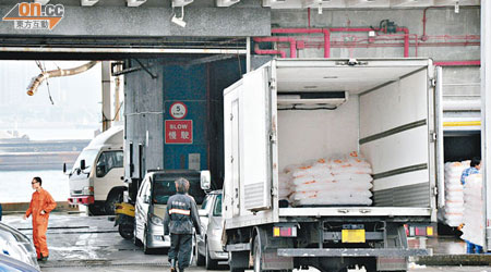 廉署前日拘捕香港製冰及冷藏有限公司的員工，該公司昨以負責人不在為由未有回應事件。