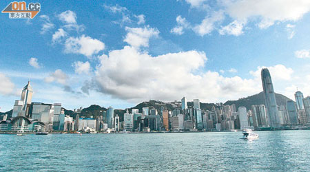 政府一直關注資金流入香港情況。