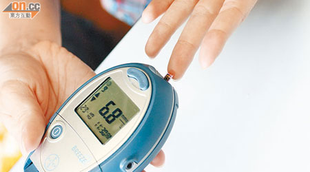 糖尿病患者除拮手指監察血糖外，亦應定期驗血了解腎臟健康。