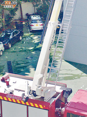 現已停用的新升降台消防車，曾在寶林消防局訓練期間「爆喉」。（資料圖片）